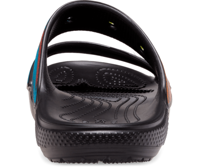 נעליים il Crocs נשים סנדל צבע ספריי קלאסי שחור/רב 2DZ4311